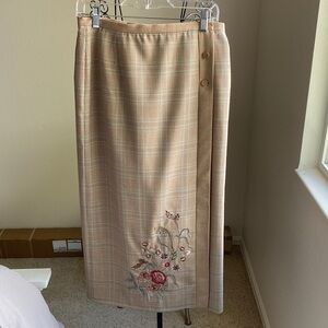 Pendleton Tan Plaid Pencil Skirt with Floral Detail